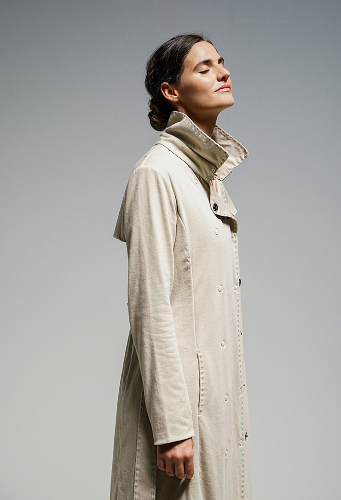 The trench basic white gold a 821x a 956 august 2019 rinne allen 6