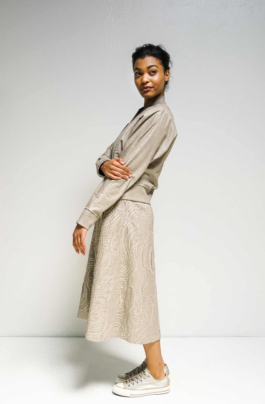 The bomber basic white gold styled a 917 a 829 august 2019 rinne allen 7